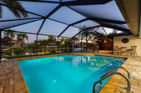 Villa Admiral's Retreat - Southern exposure, DIRECT gulf access, bikes, kayak, and heated pool!